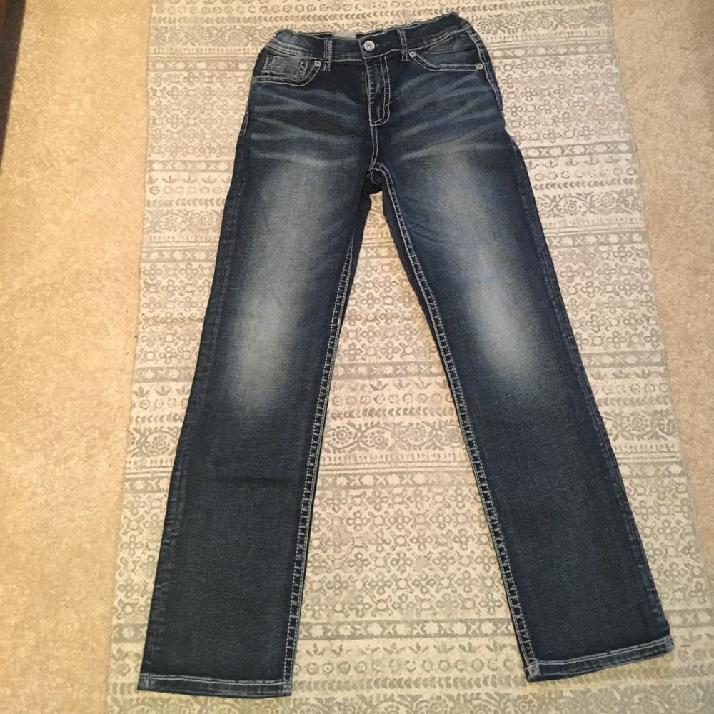NWT. YOUTH CONNER BKE JEANS.